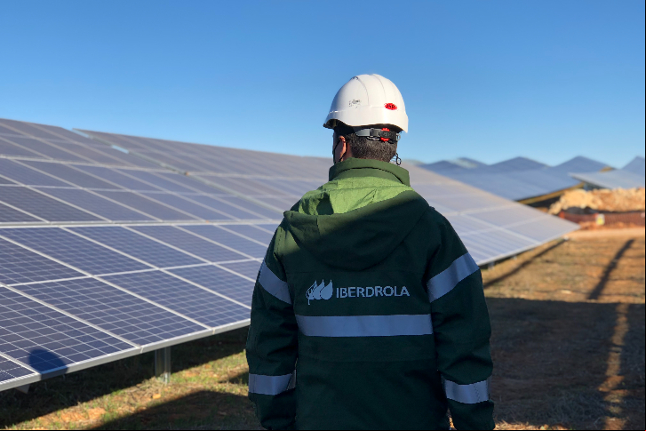 O projeto apoia a transição energética dos EUA, permitindo o o à energia limpa.