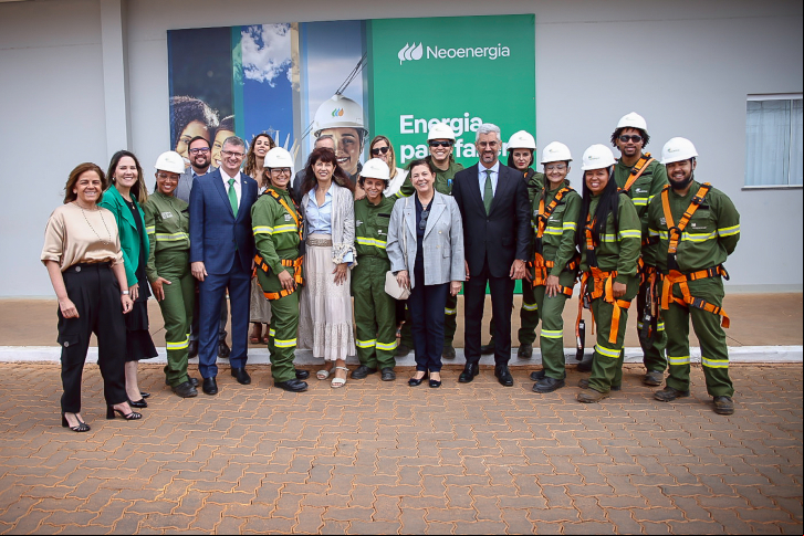 Escola de Eletricistas da Neoenergia recebe visita da Ministra da Igualdade da Espanha.