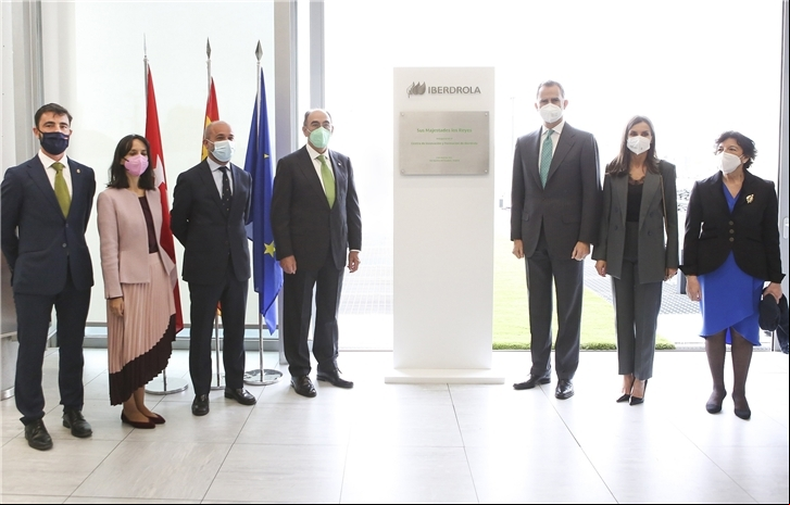 Suas Majestades os Reis da Espanha inauguram o Campus de Iberdrola, centro 
global para o conhecimento, a inovação e a empregabilidade