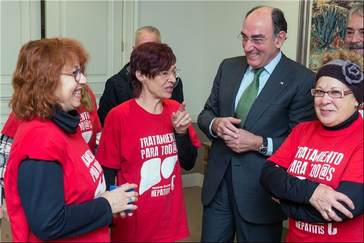 2107-12-01. Visita Iberdrola afectados Hepatitis C (II)